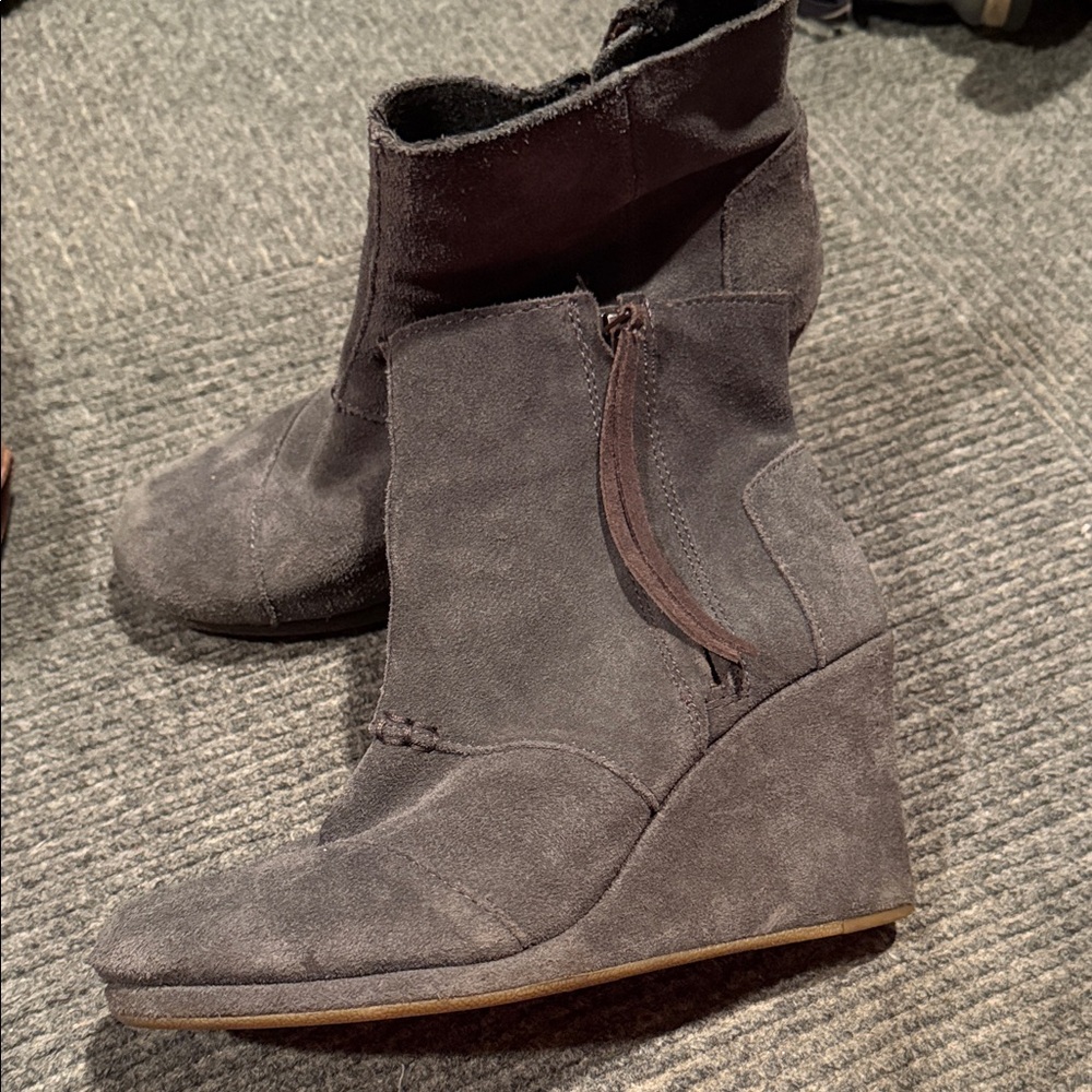 Toms Charcoal Suede Wedge Boots